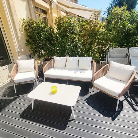 Exceptional 3-room In Quiet Apartment