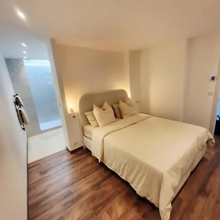 Апартаменты Exceptional 3-room In Quiet